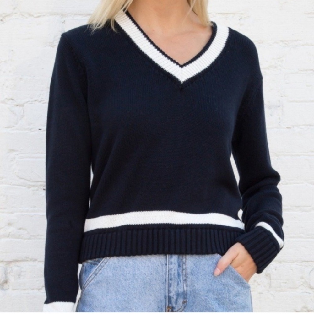 Brandy Melville Leigh knit sweater blue navy white v neck stripe